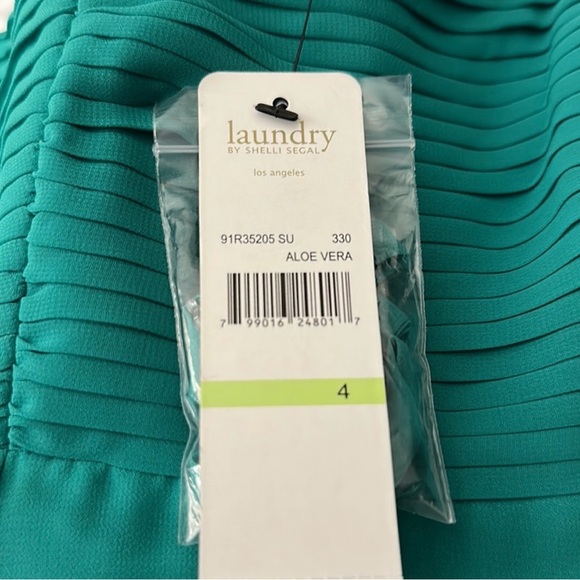 Laundry by Shelli Segal - Picture 4 of 7